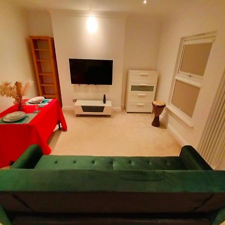 Fully-Equipped Flat In The City Of Londres Extérieur photo