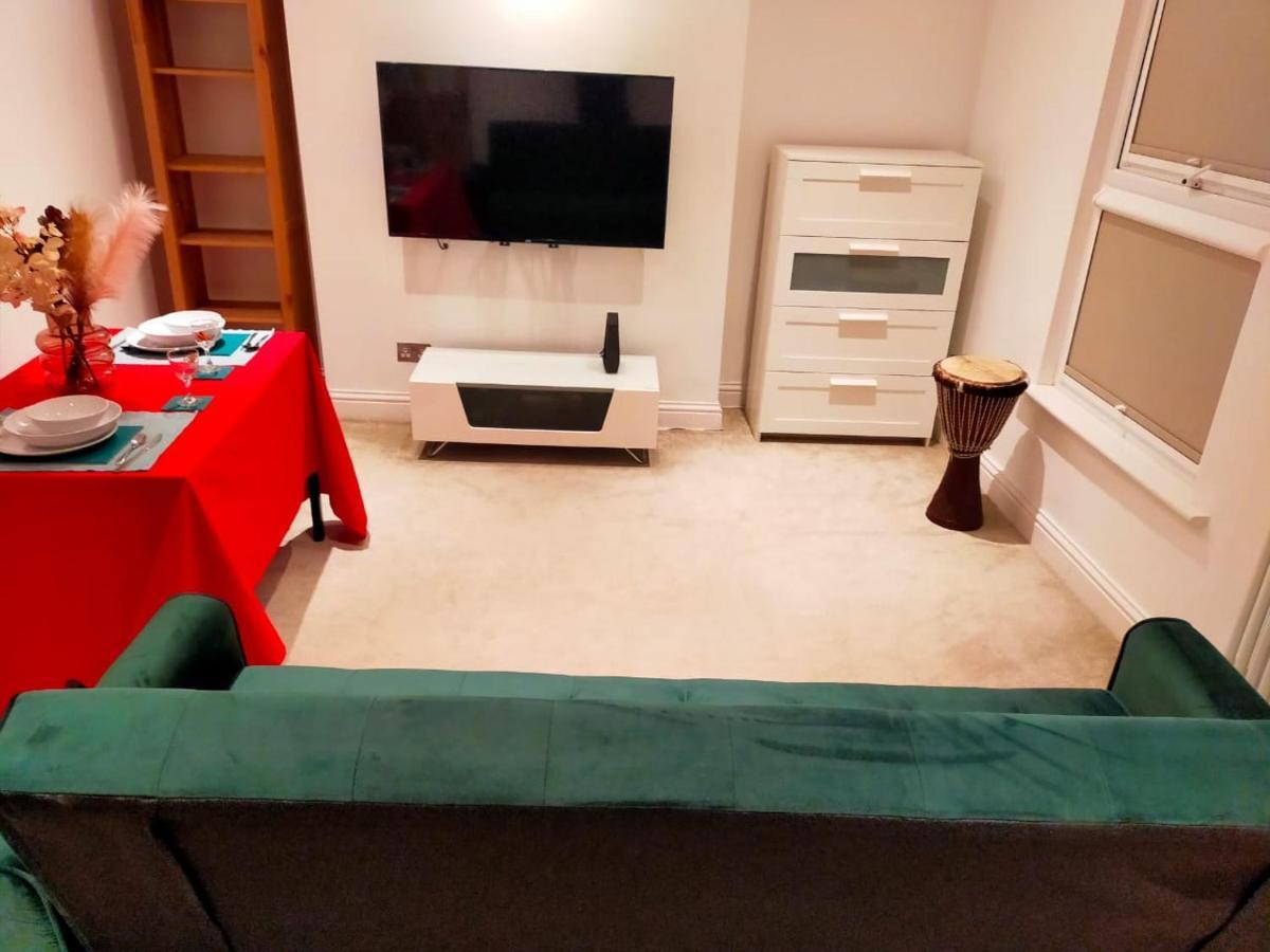 Fully-Equipped Flat In The City Of Londres Extérieur photo