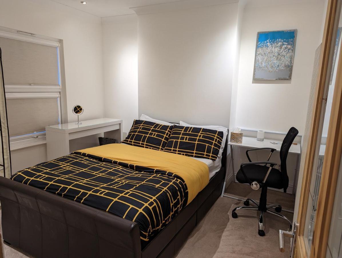 Fully-Equipped Flat In The City Of Londres Extérieur photo